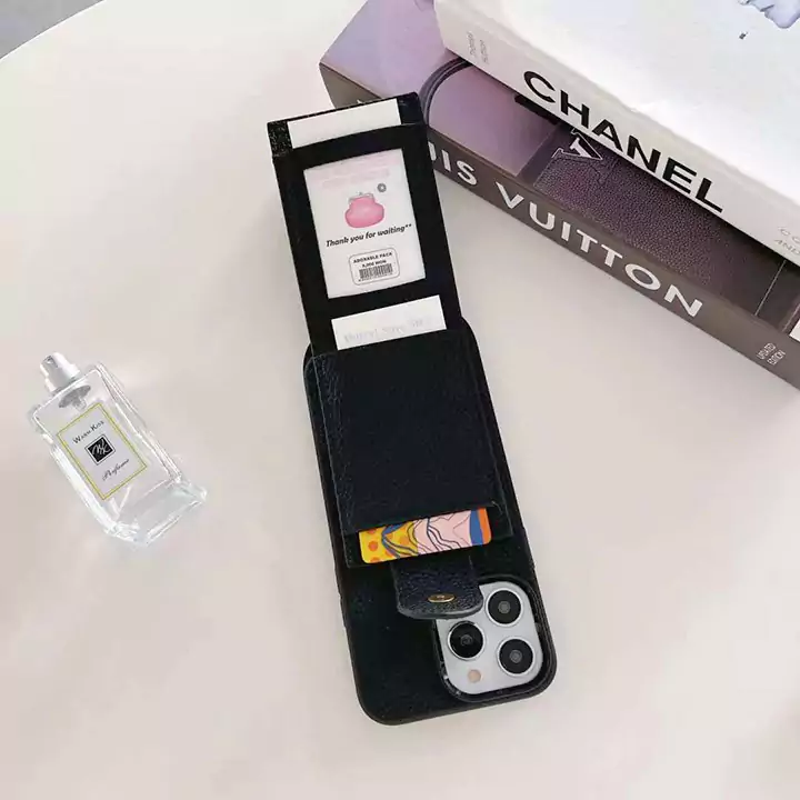 高级ブランドロゴChanel iphone 15 多機能ケース ストラップ付き持ち運びが容易 ライチテクスチャ携帯ケース、イヤホンケースセット値段安い  